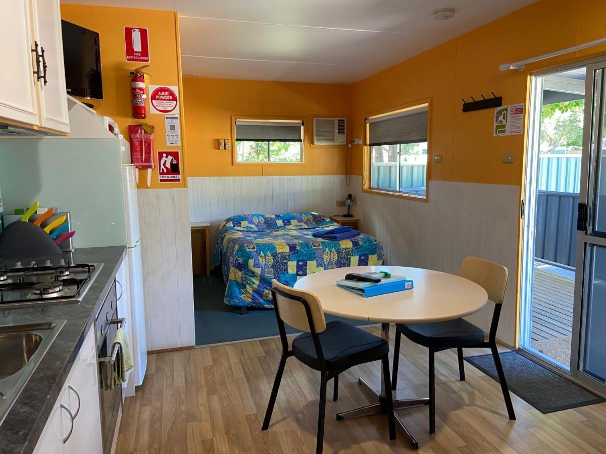 Beachcomber Caravan Park Mallacoota Eksteriør billede